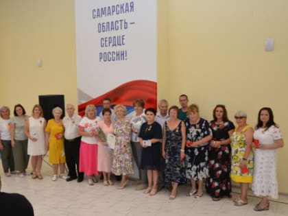 В Октябрьске говорили речи и раздавали награды под музыку скрипача-виртуоза