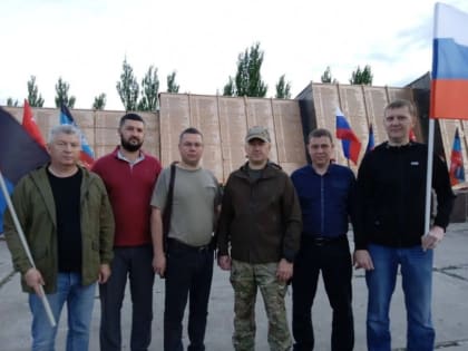 Представители Самарской области почтили память павших воинов на Саур-Могиле в ДНР