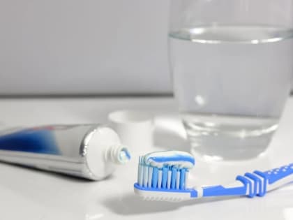 130 лет назхад был изобретен тюбик для зубной пасты