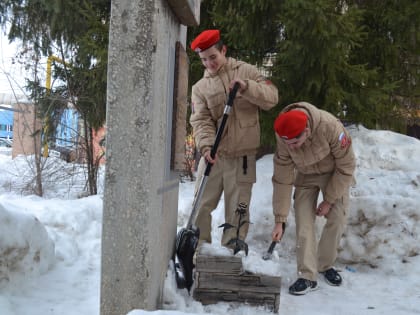 В ПАМЯТЬ О ГЕРОИЗМЕ ВОИНОВ И ТРУЖЕНИКОВ