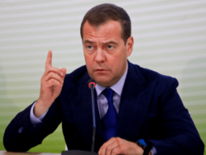 Зампред СБ Медведев в ответ на слова Бербок о голоде напомнил о блокаде Ленинграда
