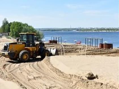 Пляж готовится к летнему сезону