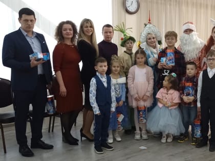 В преддверии Нового года в Счетной палате Самарской области прошло увлекательное новогоднее представление для детей