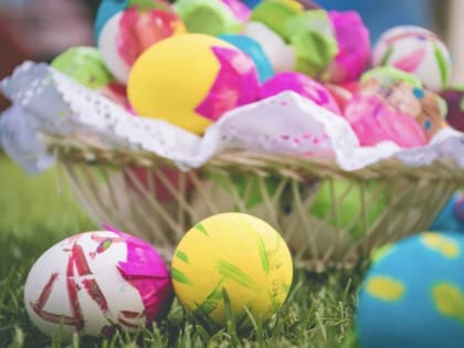 Россиянам рассказали, чем могут быть опасны окрашенные пасхальные яйца