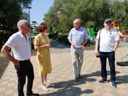 Аллея на Свердлова преображается