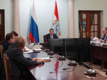 Глава региона обсудил итоги выполнения работ по восстановлению инфраструктуры и соцобъектов Снежного