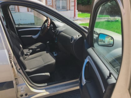 Чиновникам собираются запретить ездить на иномарках