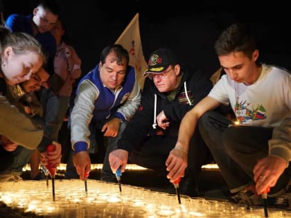 Самарские единороссы и «Молодая Гвардия» приняли участие в акции «Огненные картины войны»