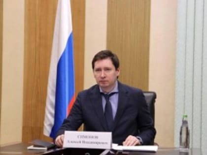 Помощник полпреда Алексей Симонов в ходе видеоприема рассмотрел обращения граждан
