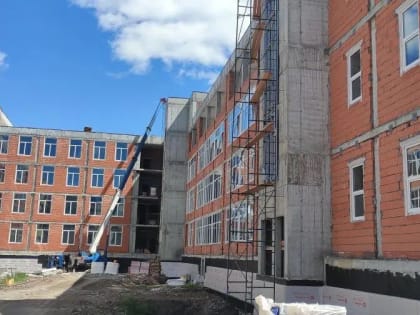 Шесть корпусов и собственный ФОК: Самая большая школа Тольятти готова на 30%