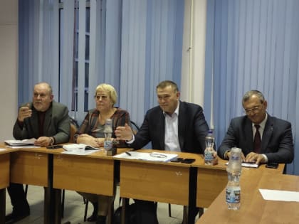 Вчера вечером жители поговорили с властями Сызрани на горячие темы