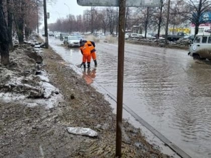 (фото) В Тольятти устраняют подтопления из-за сильных осадков
