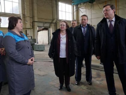 Дмитрий Азаров оценил производственные мощности чапаевского завода "Полимер"