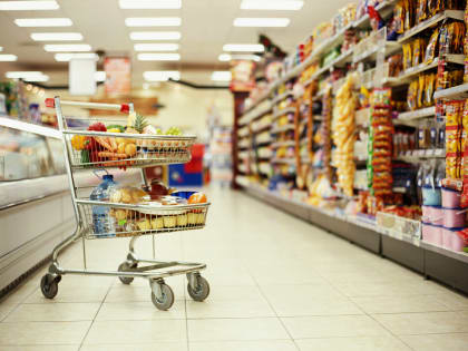 В России одобрили раздачу малоимущим еды с истекающим сроком годности