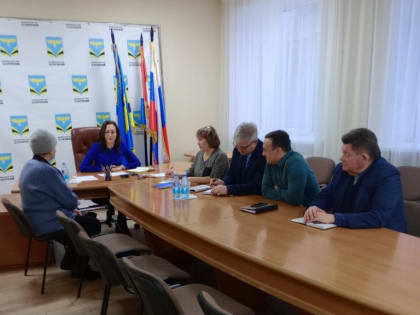 12 февраля Марина Эдуардовна Антонян, первый заместитель главы муниципального района Безенчукский, провела приём граждан по личным вопросам