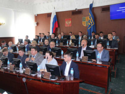 Депутаты избрали заместителей и сформировали составы комиссий Думы VIII созыва