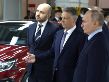 Владимиру Путину показали в Самарской области предсерийную «Ладу Искру»