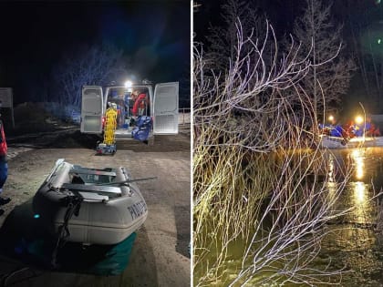 Вода отрезала от «Скорой помощи». В Самарской области из-за паводка пациента пришлось доставлять к врачам необычным способом