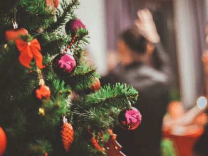 Предложено на время СВО сократить новогодние праздники и ввести шестидневную рабочую неделю