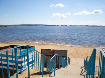 Медики назвали оптимальную температуру для купания в реке