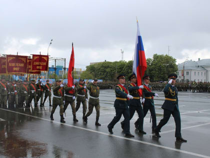 В День Победы в Тольятти прошел торжественный марш