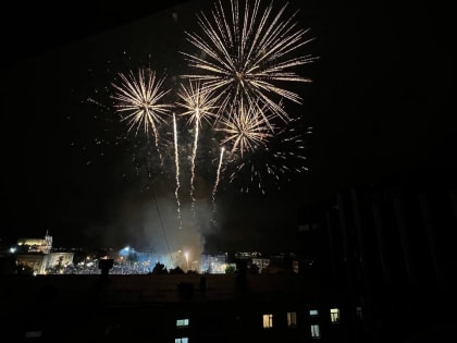 В Самаре в День города прогремели праздничные фейерверки