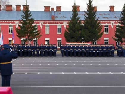Торжественный выпуск летчиков в Сызрани