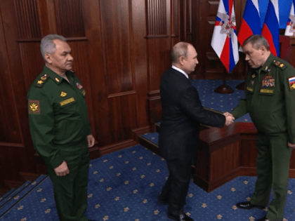 Путин начал выступление в Минобороны: что заявил президент о мобилизации