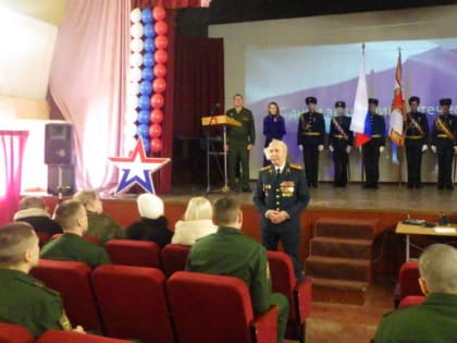 В ГОСТИ К СОЛДАТАМ