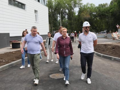 На постоянном контроле: Глава Самары Елена Лапушкина проверила ход строительства социально значимых объектов