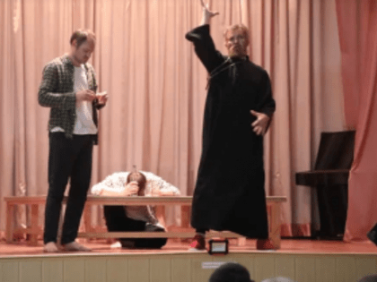 Поддержали участников спецоперации: Владимир Борисов и артисты драмтеатра посетили самарский госпиталь