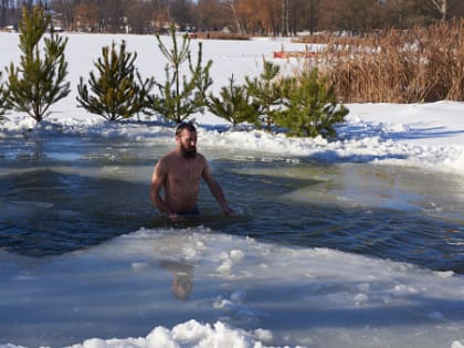 Зимние купания в проруби: рекомендации медиков