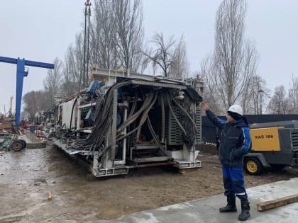 В зону самарского метростроя на улице Галактионовской  перебазировали высокотоннажный кран и начали поставку  элементов тоннелепроходческого комплекса