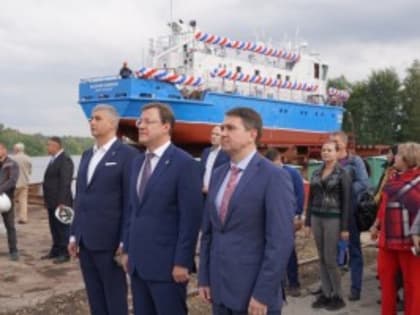 Дмитрий Азаров дал старт спуску на воду двух новых судов, построенных самарским заводом «Нефтефлот»
