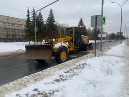 В Тольятти подрядчик продолжает приводить дороги в нормативное состояние