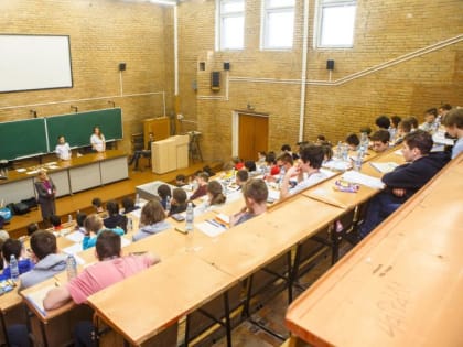 В Самаре студентов вузов начали переводить на дистанционное обучение из-за непогоды