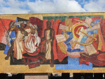 Решение депутатов позволит сберечь мозаики Тольятти