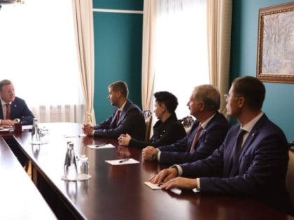 Губернатор Дмитрий Азаров провел встречу с руководством Центробанка РФ