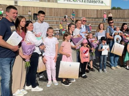 В Тольятти поздравили героев проекта «ТРИумф семьи»