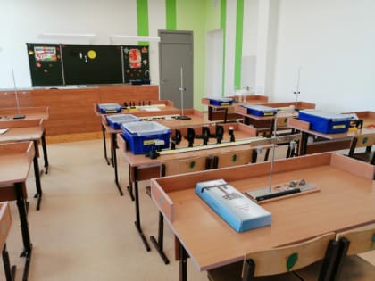 Дистанционка в школах, шокирующее шоу голой красавицы и грядущее похолодание: важное к этому часу