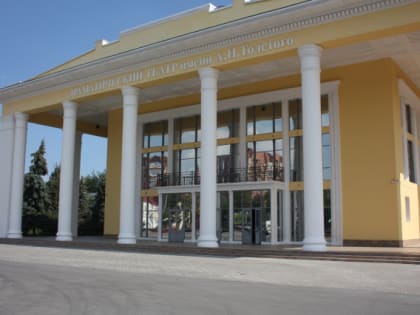 «Шумели, ржали и мешали»: в сызранском театре чуть не повторилась история с Мироновым