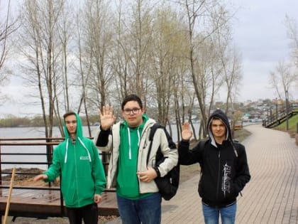 Дождливая погода не стала помехой в работе волонтёров