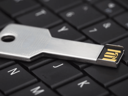 ФНС  России  выпустила  в  2022  году  свыше 4 млн электронных подписей для
юридических лиц и индивидуальных предпринимателей