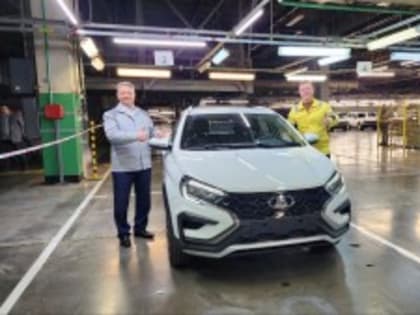Дмитрий Азаров и Максим Соколов запустили предсерийное производство Lada Vesta NG в Тольятти