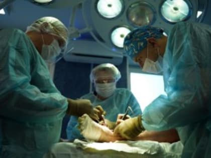 В Клиниках СамГМУ впервые в России провели протезирование голеностопного сустава отечественным эндопротезом