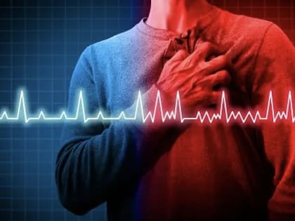 От сердца до психики: врачи рассказали, на какие нарушения может указывать боль в груди
