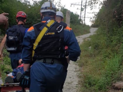 Туристка из Самарской области из-за обуви сорвалась в ущелье