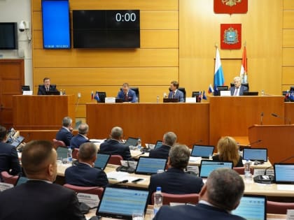 «Рассчитываю, что все депутаты и впредь будут едины в решении задач». Дмитрий Азаров подвёл итоги совместной работы областного парламента и правительства в 2023 году