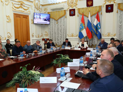 Елена Лапушкина встретилась с руководителями предприятий и организаций, расположенных на Заводском шоссе