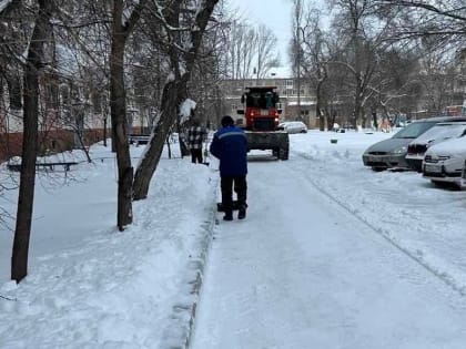 Власти Тольятти потребовали от УК усилить работу по уборке снега во дворах
